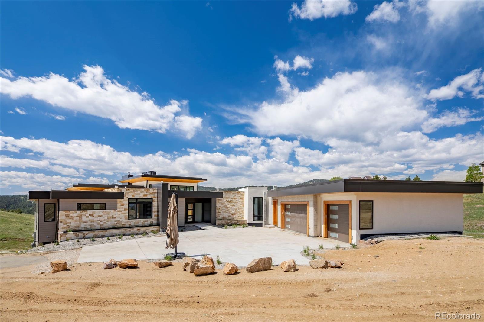 545 Strada Rossa Road