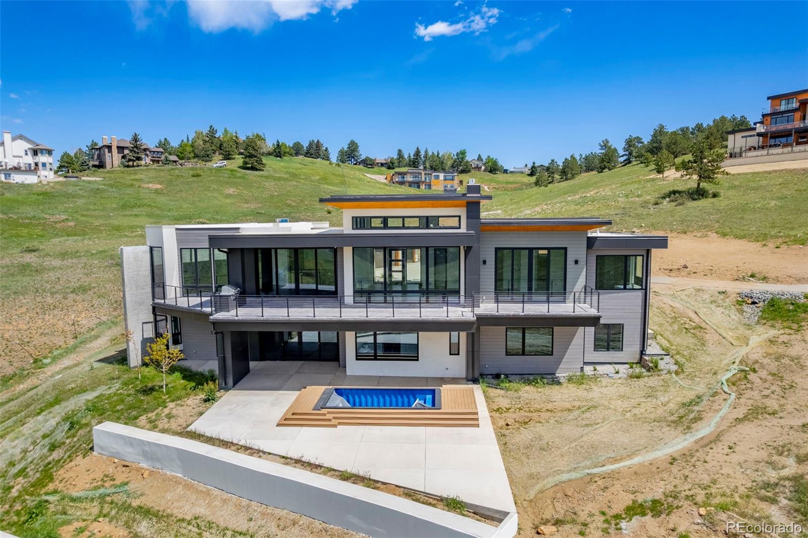 545 Strada Rossa Road