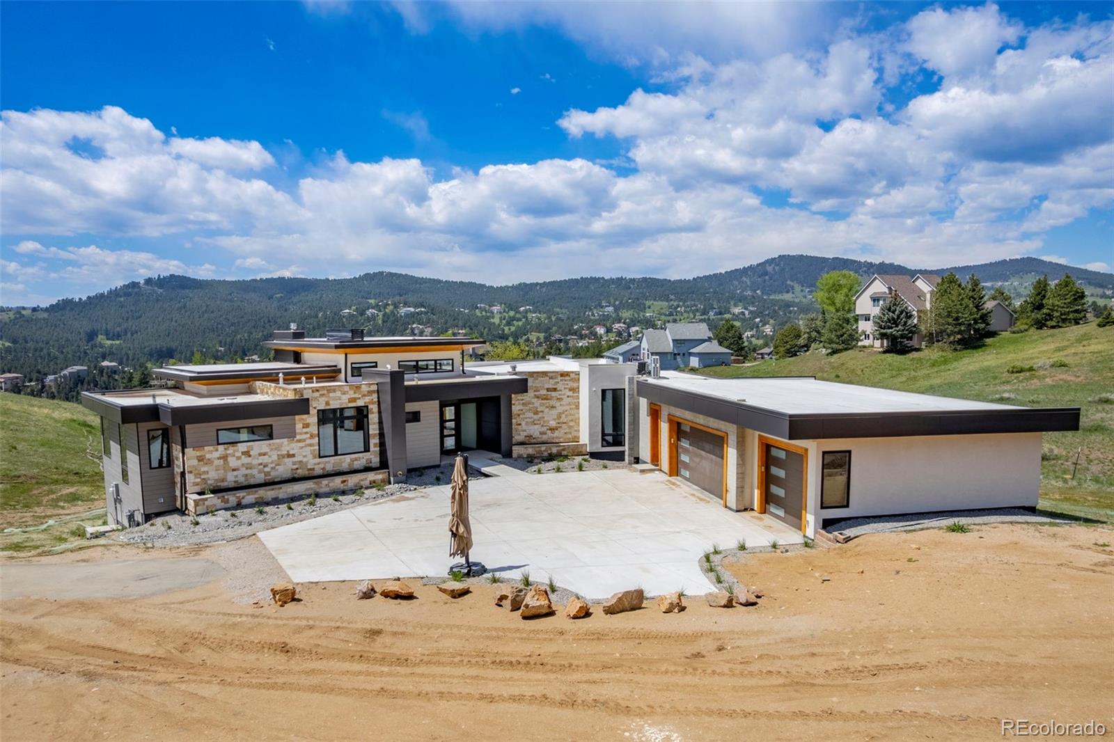 545 Strada Rossa Road