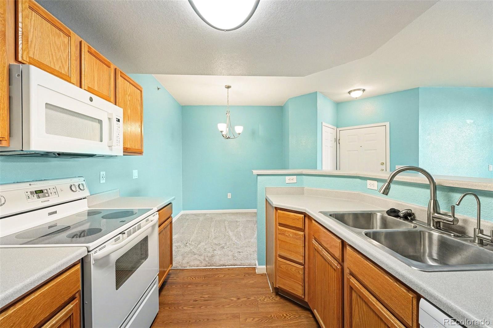 7440 S Blackhawk Street 3-204