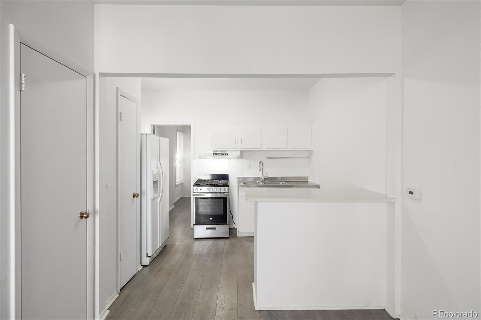 172 W Maple Avenue