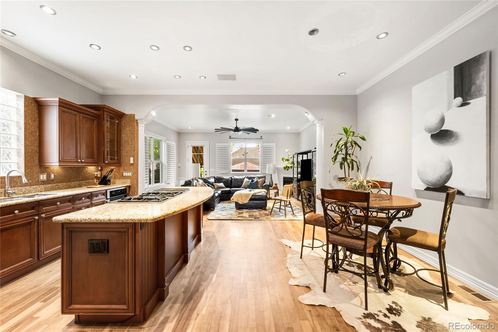 2527 Tremont Place