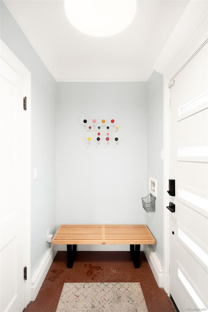 2390 N Glencoe Street