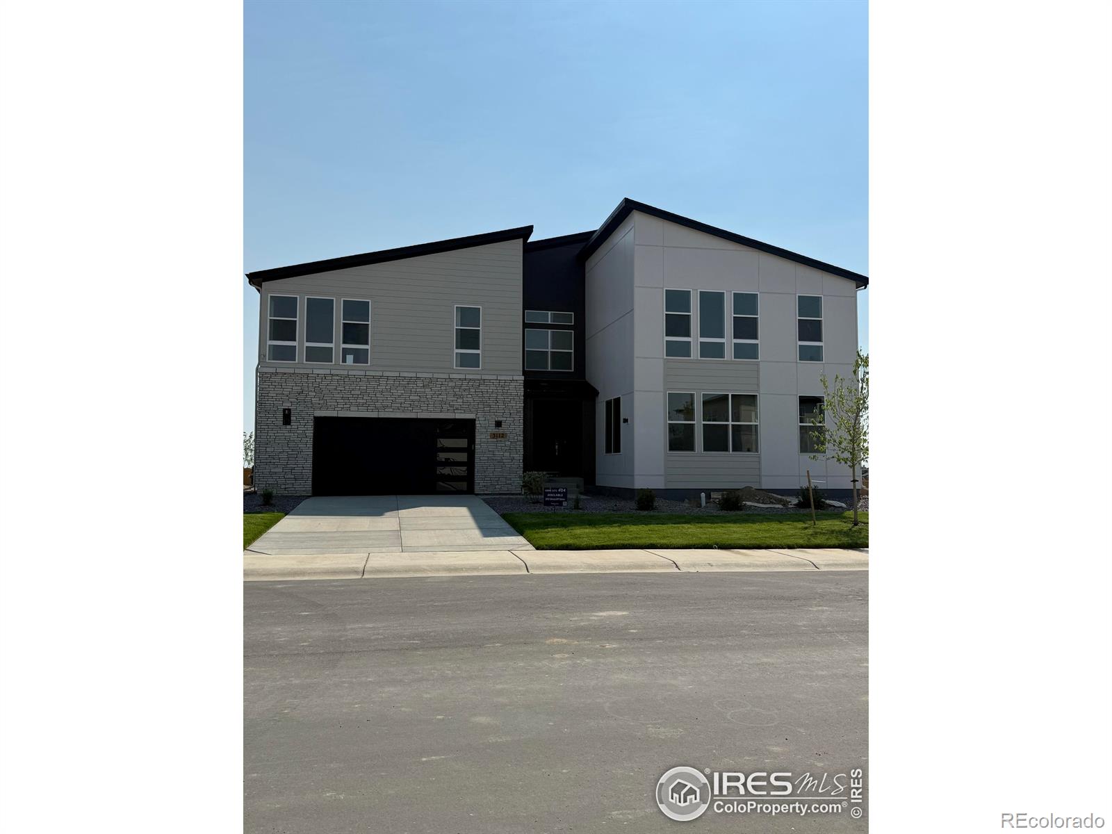 3112 Westcliff Drive