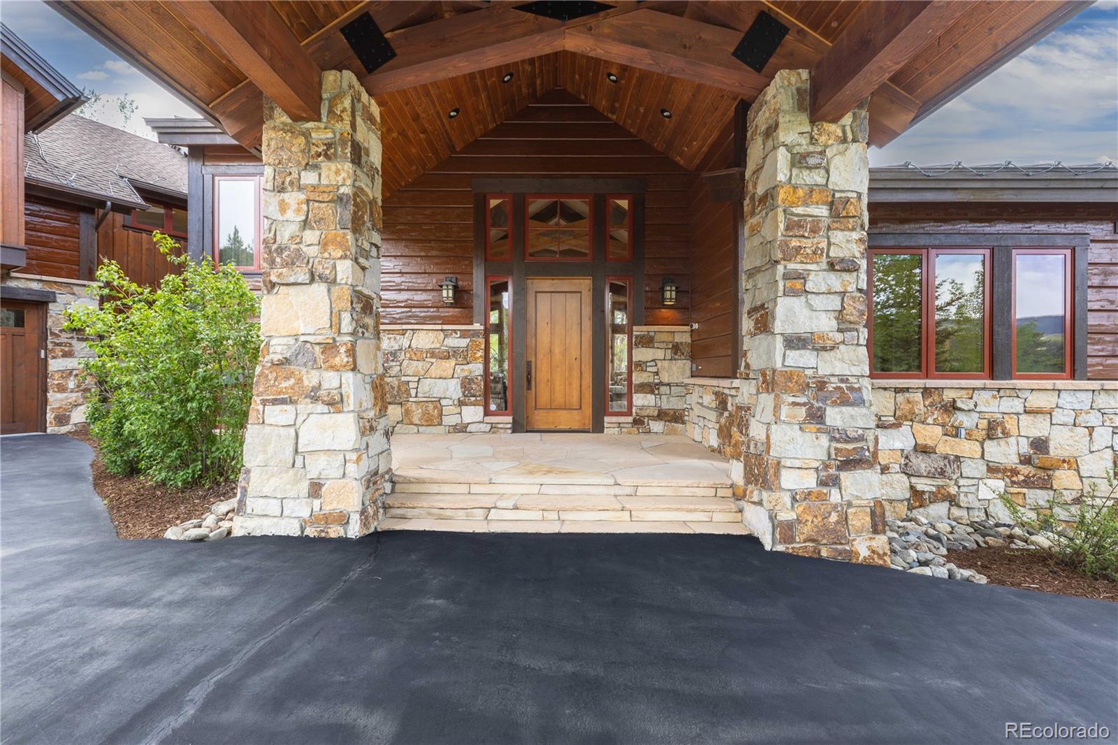 315 Lake Edge Drive