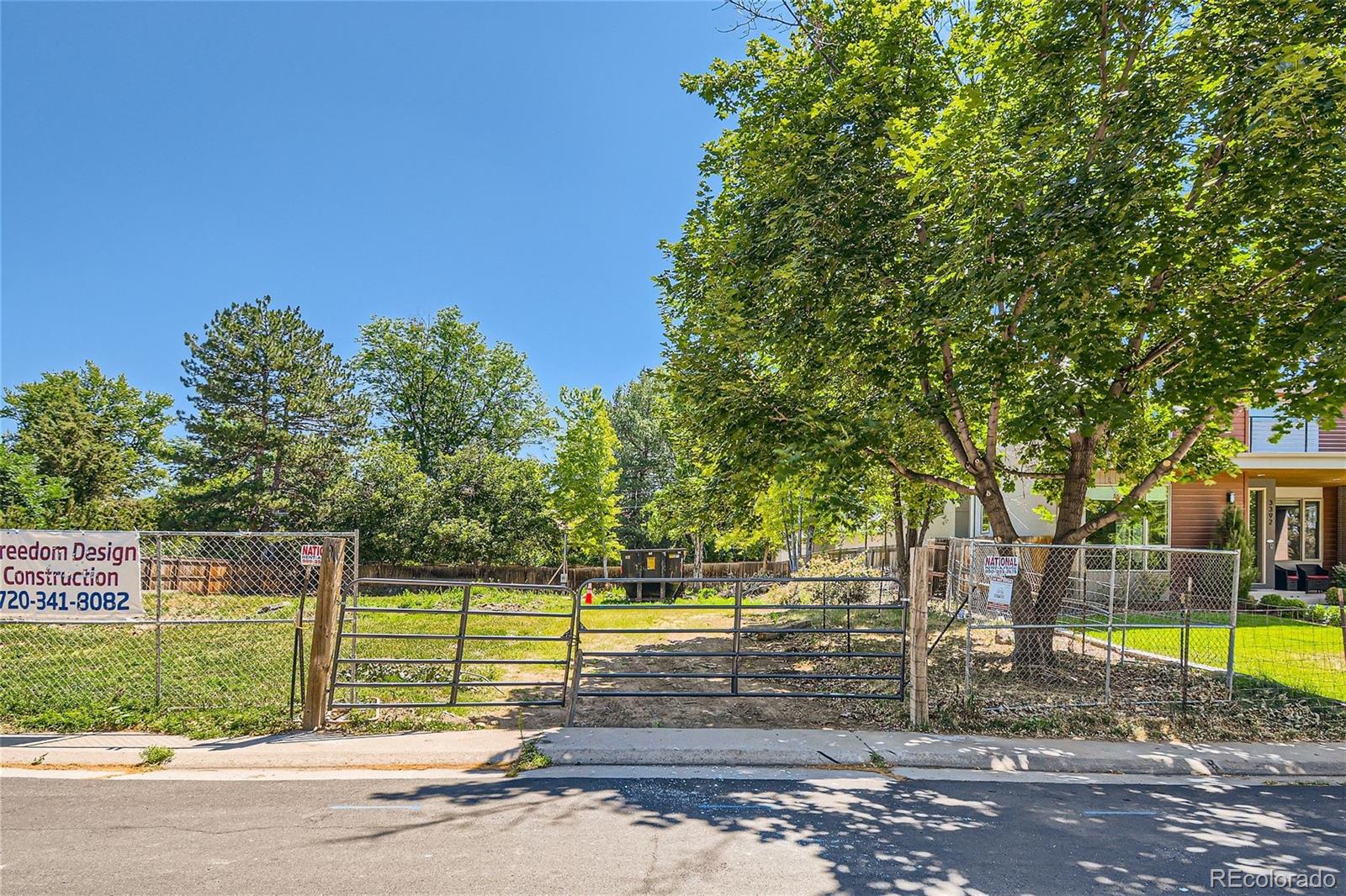 3372 S Albion Street