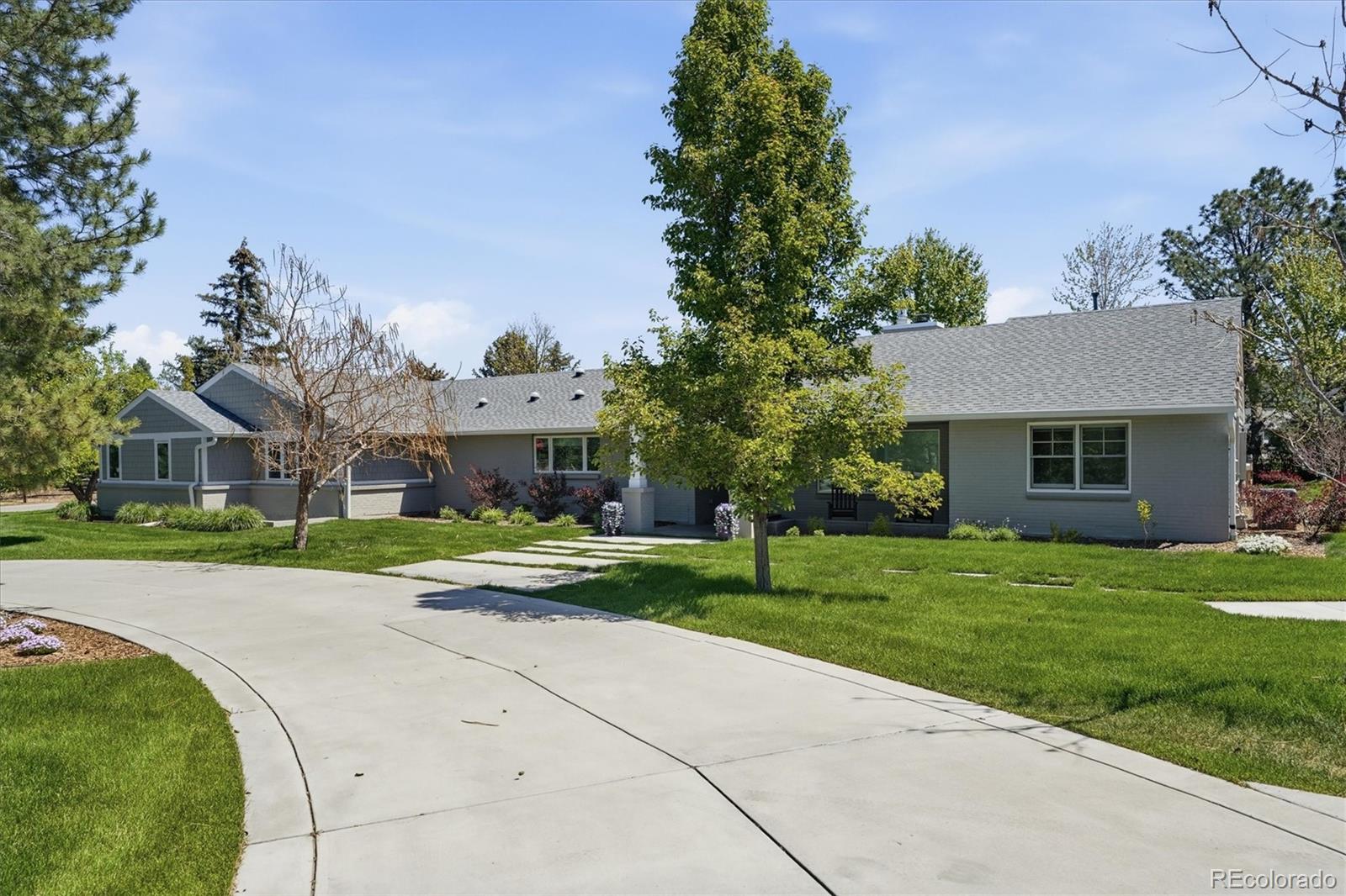 5420 Lakeshore Drive