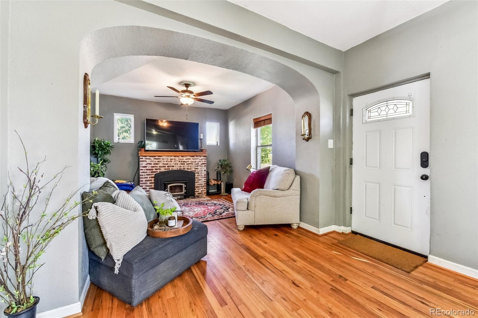 3295 Krameria Street