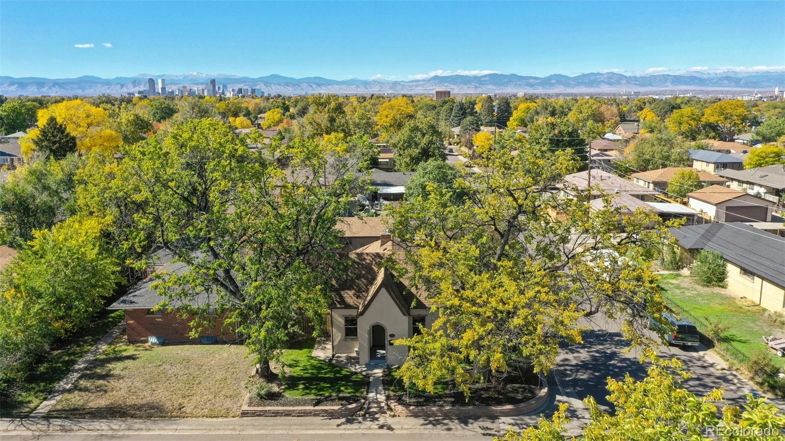 3295 Krameria Street