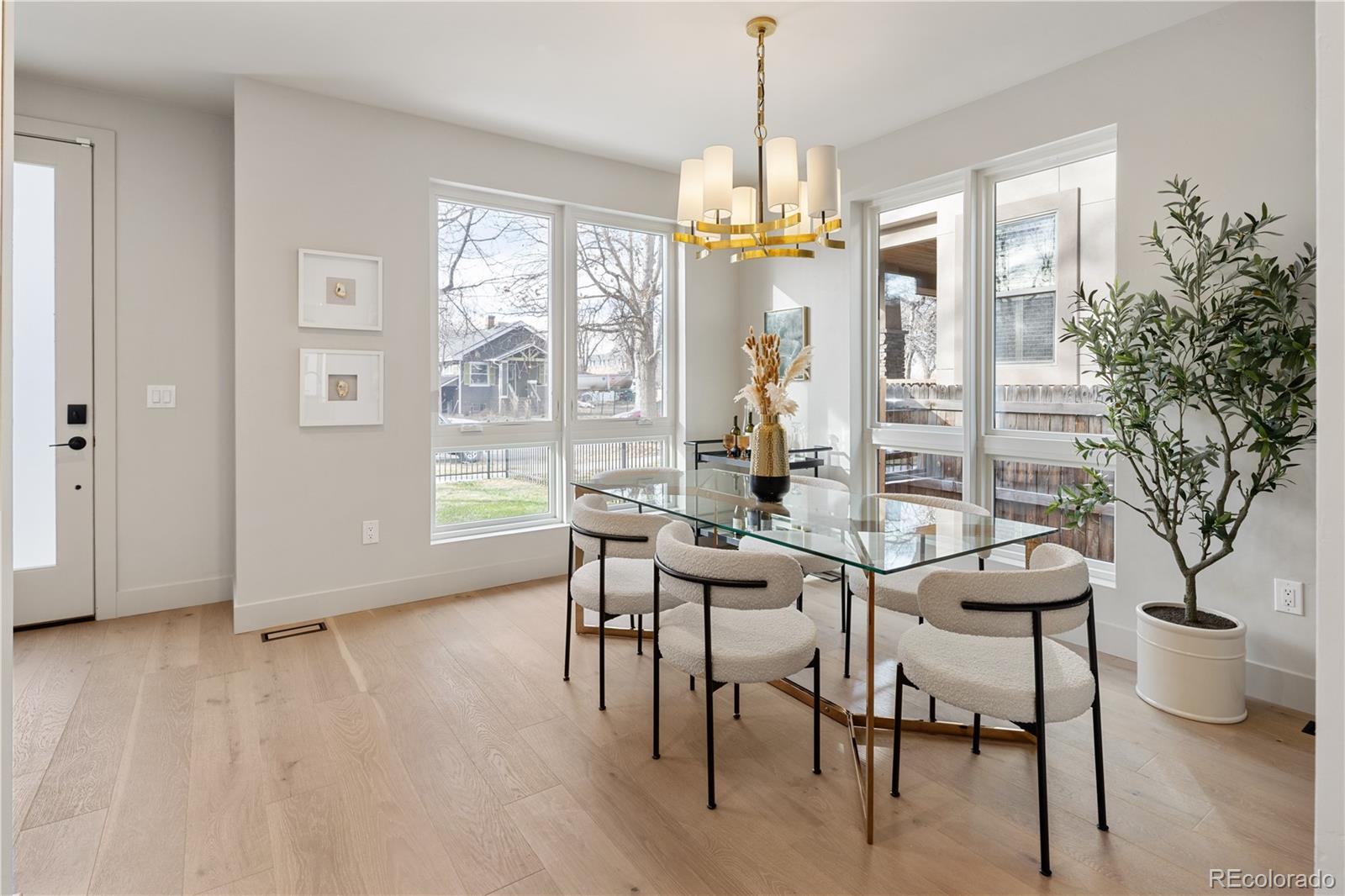 4572 N Raleigh Street