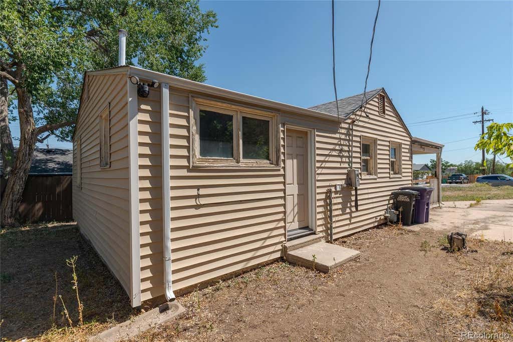 Photo of 935 S Lowell Boulevard, Denver, CO 80219 (MLS # 9642628)