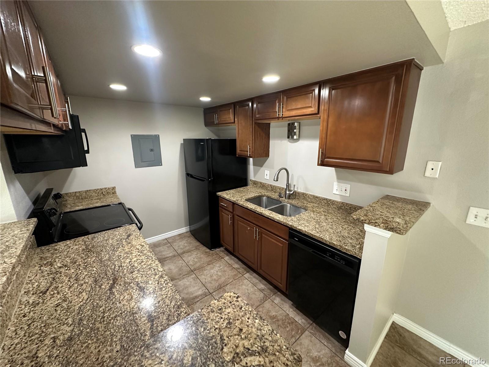 18105 E Ohio Avenue 204