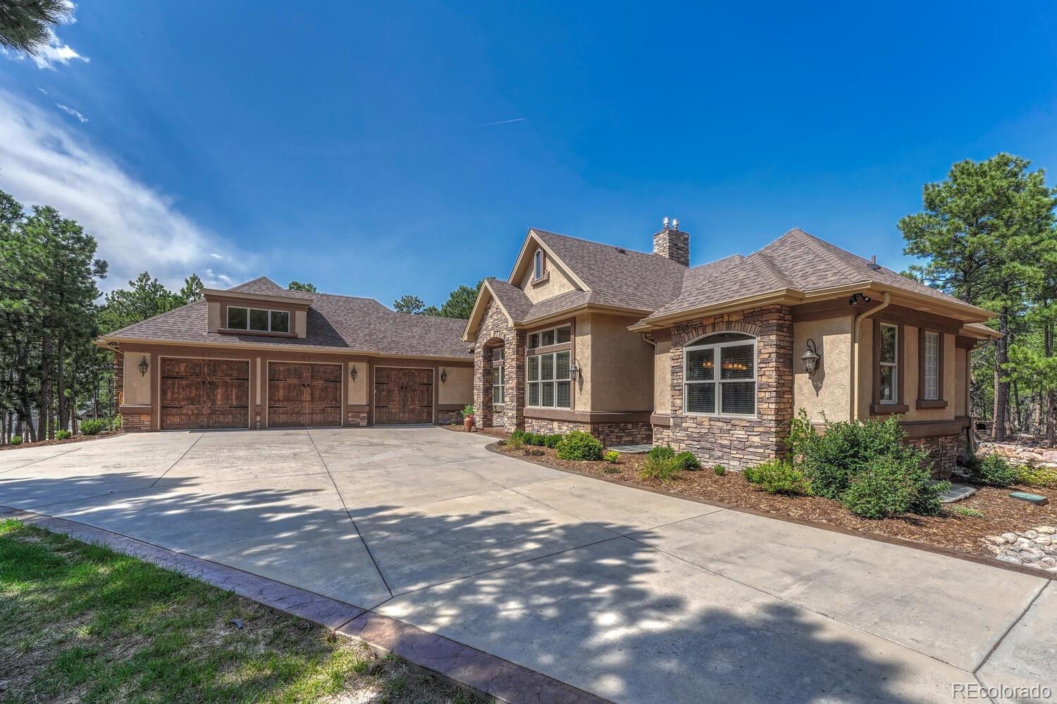 1360 Trumpeters Court