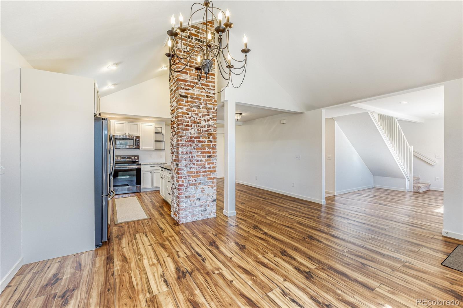 3261 W Dakota Avenue