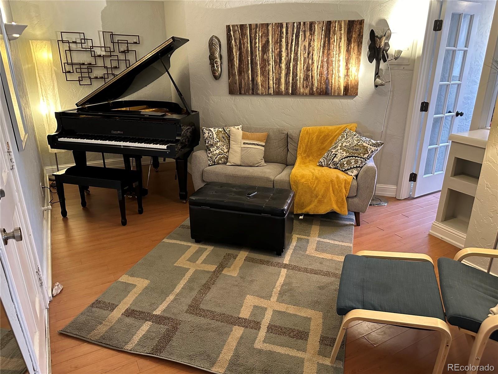 215 E 11th Avenue A11