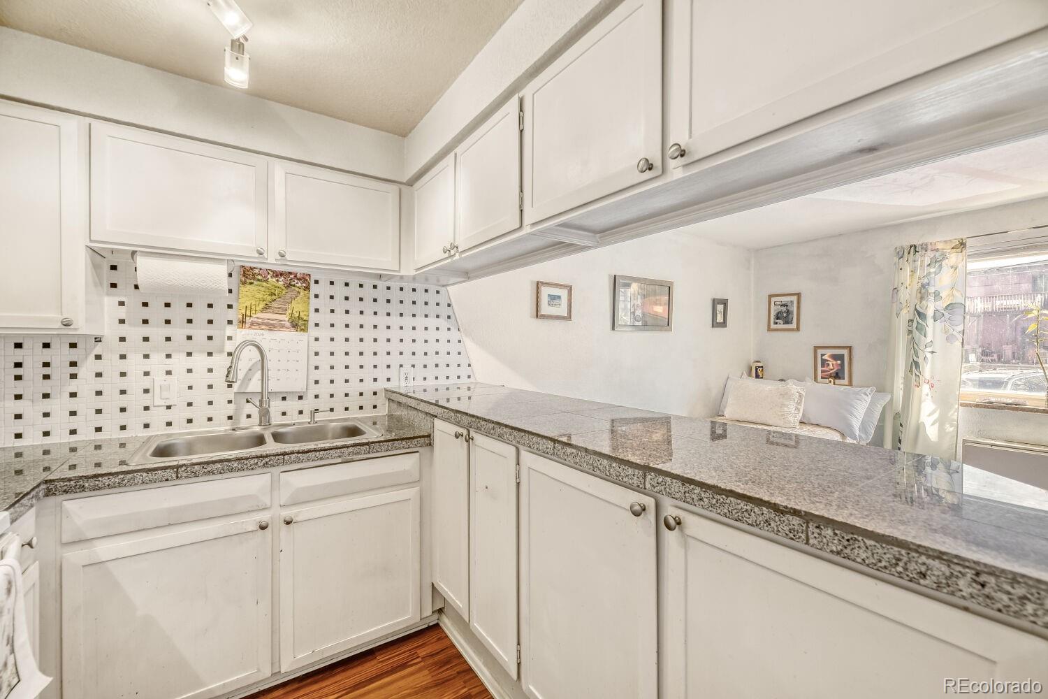 1260 York Street 203