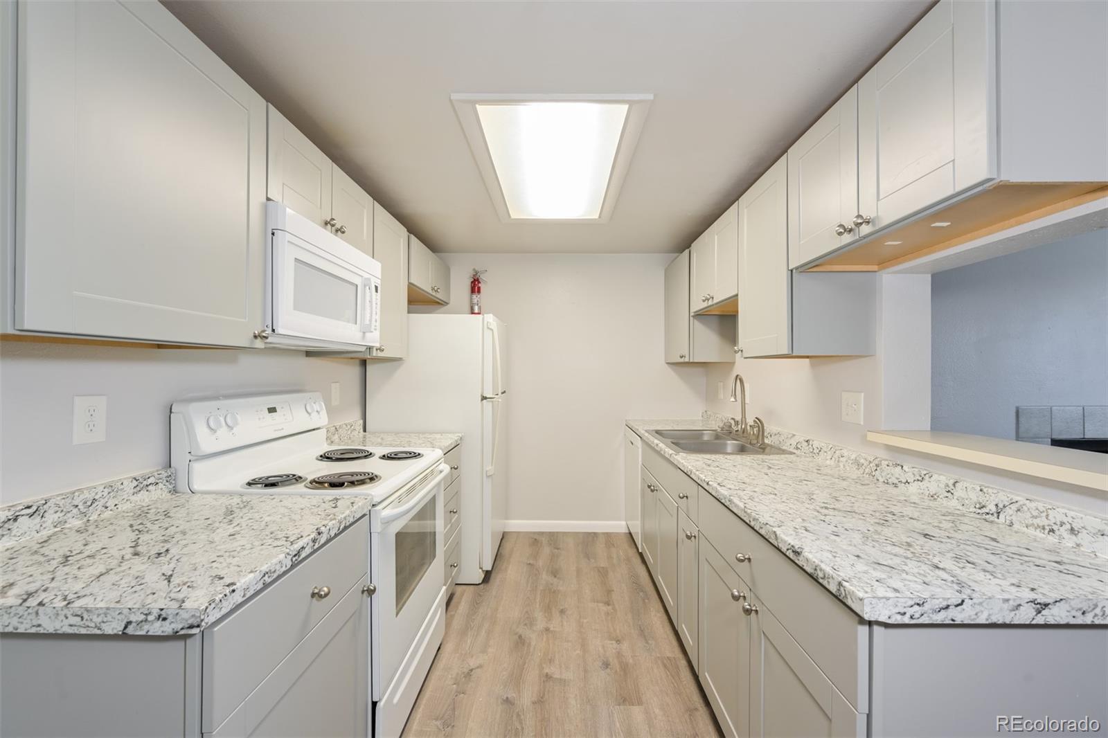 862 S Uravan Court