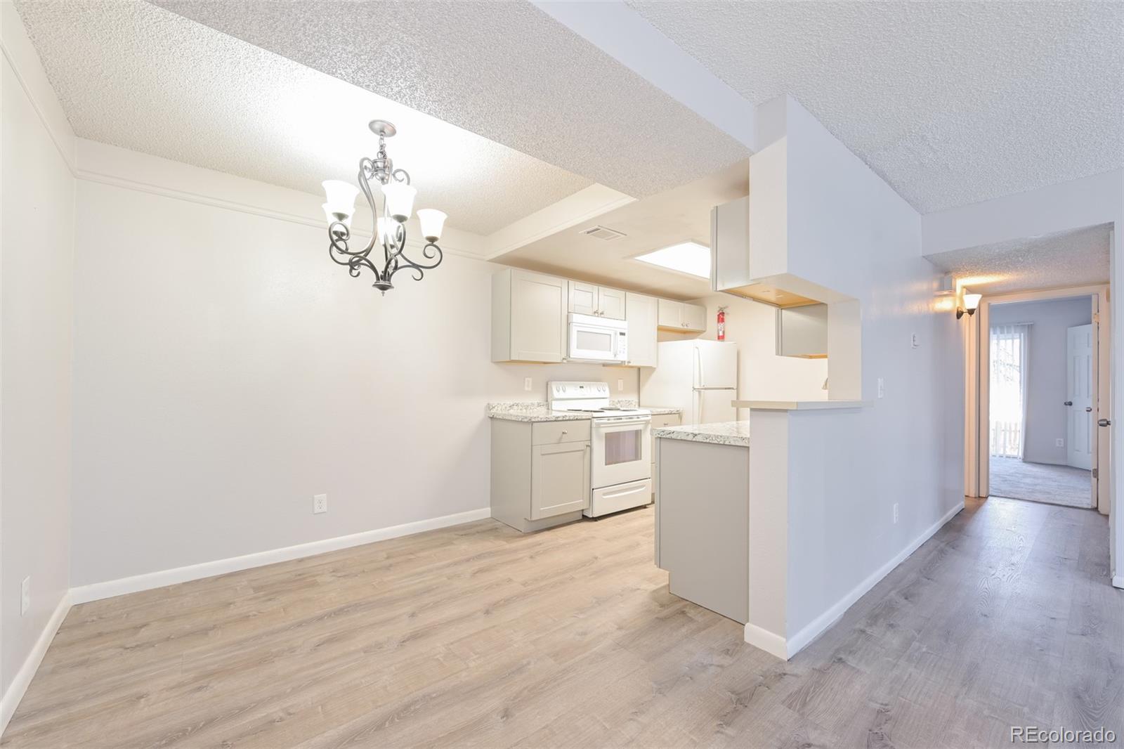 862 S Uravan Court
