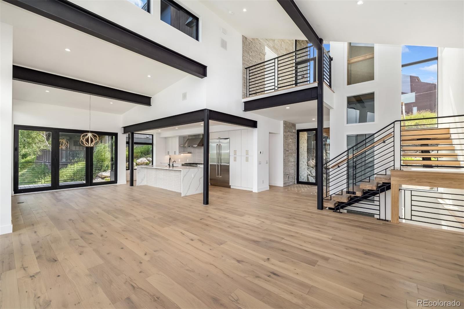 512 Lake View Drive