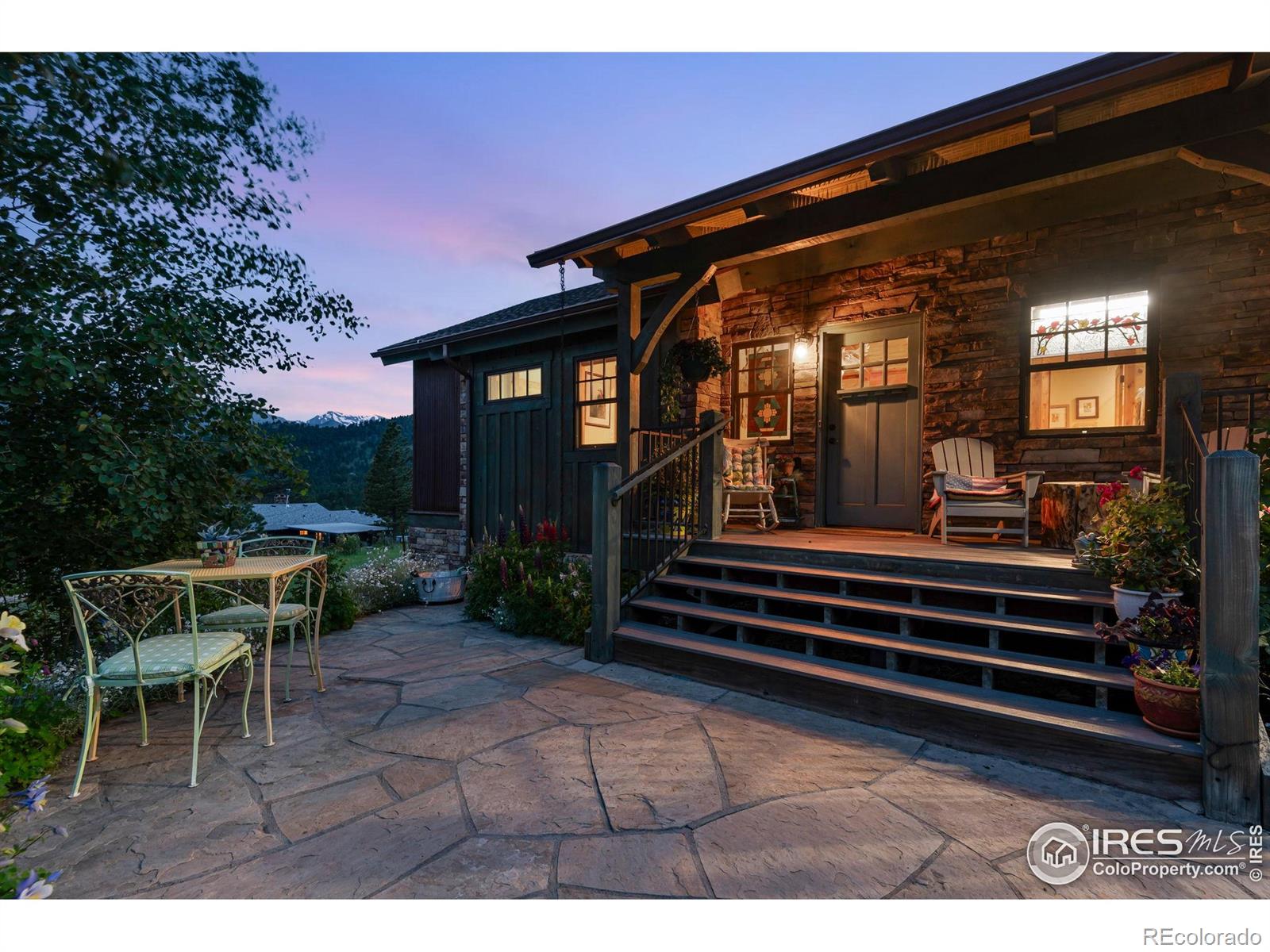 2055 Siskin Drive