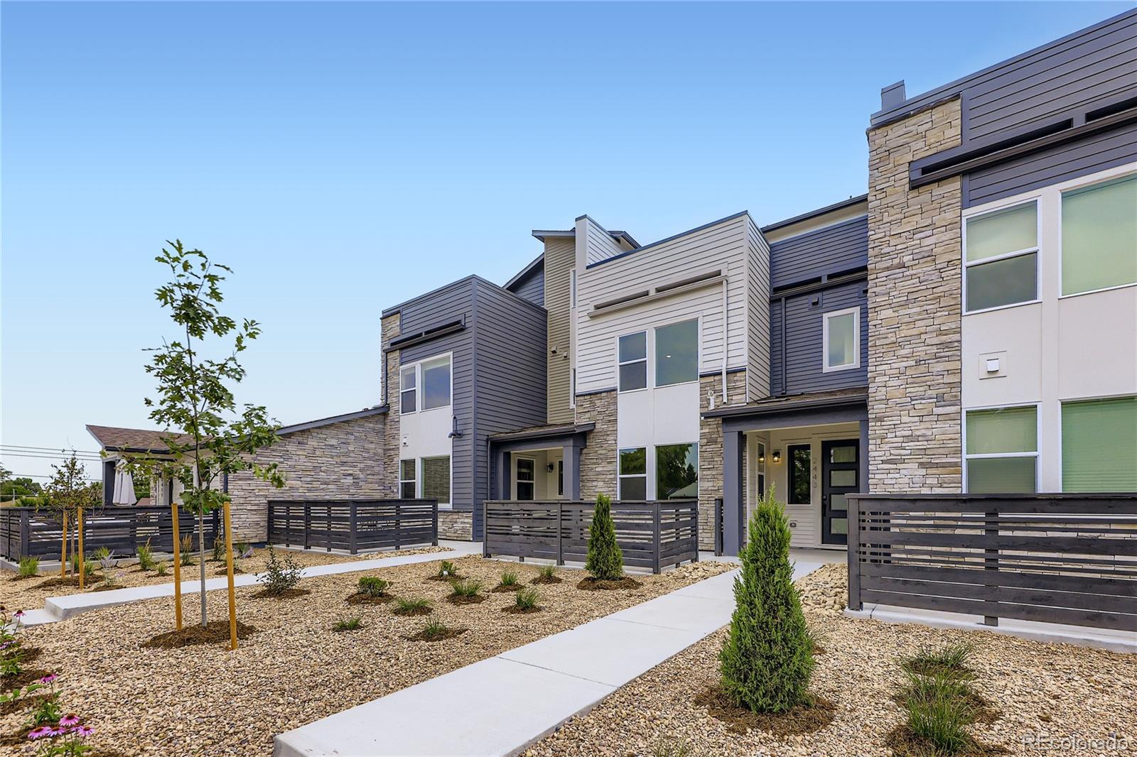 2443 W 69th Place