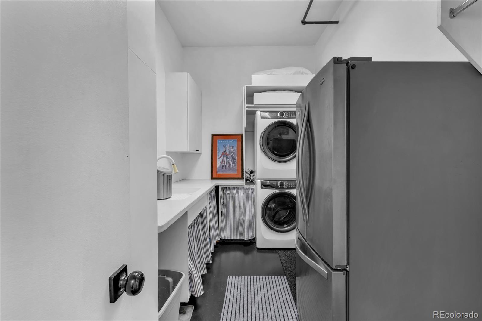 800 W 8th Avenue 201