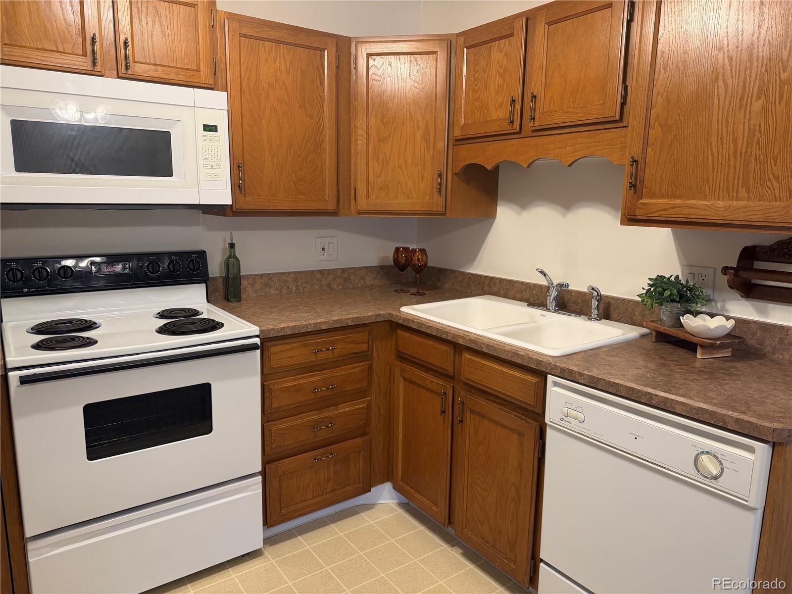 Well maintained condo!
