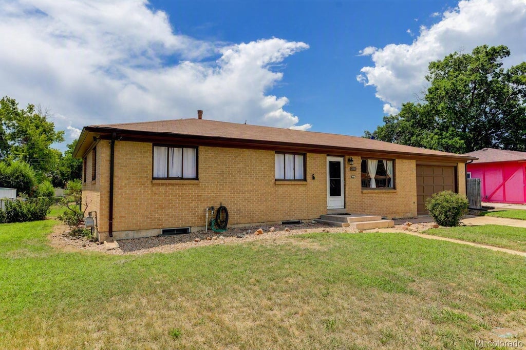 Photo of 2940 W Saratoga Avenue, Englewood, CO 80110 (MLS # 4996252)