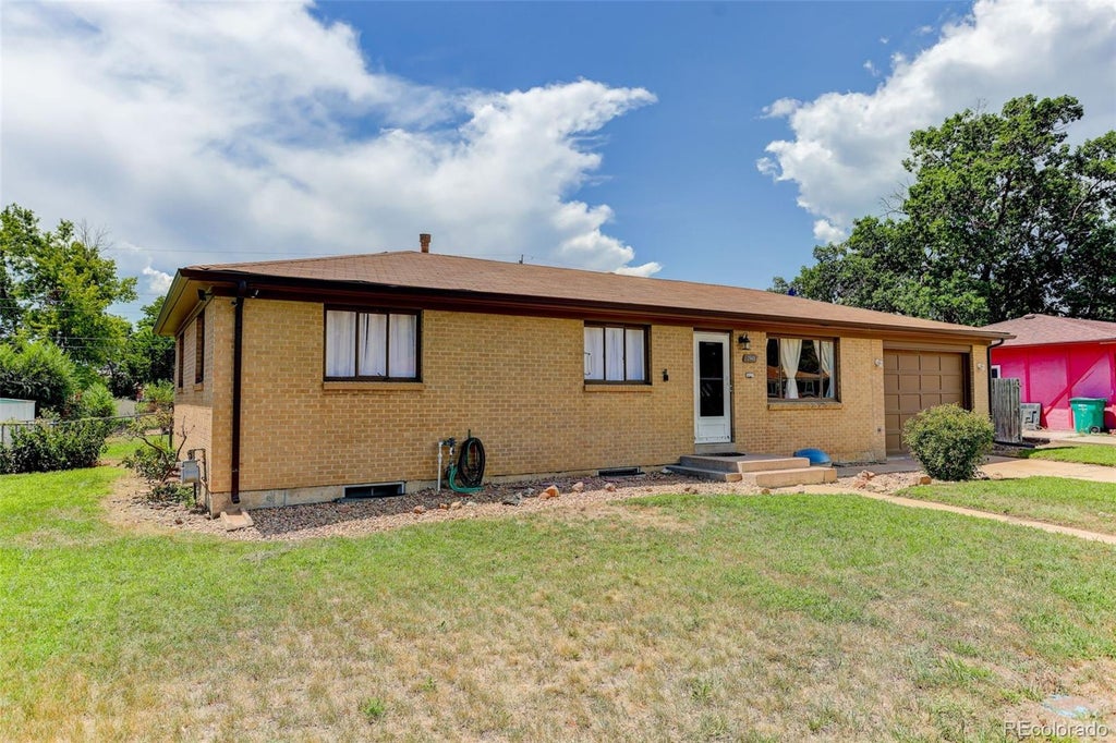 Photo of 2940 W Saratoga Avenue, Englewood, CO 80110 (MLS # 4996252)