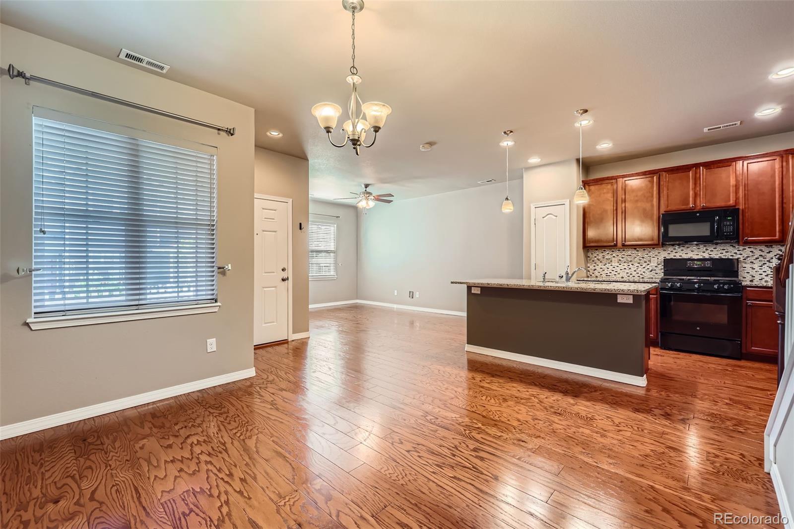 8883 White Prairie View