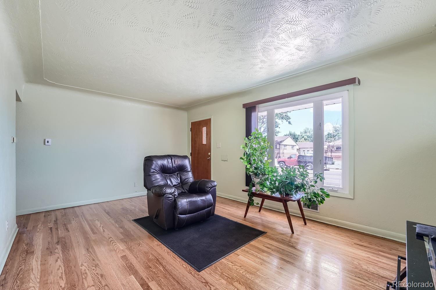 6991 Warren Drive