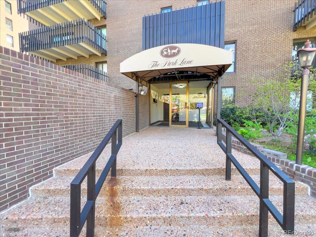 480 S Marion Parkway 1202