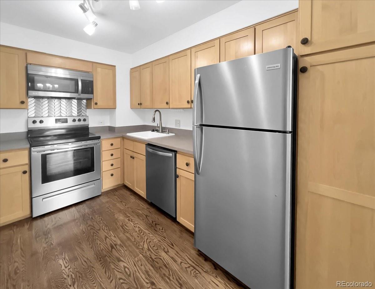 480 S Marion Parkway 1202