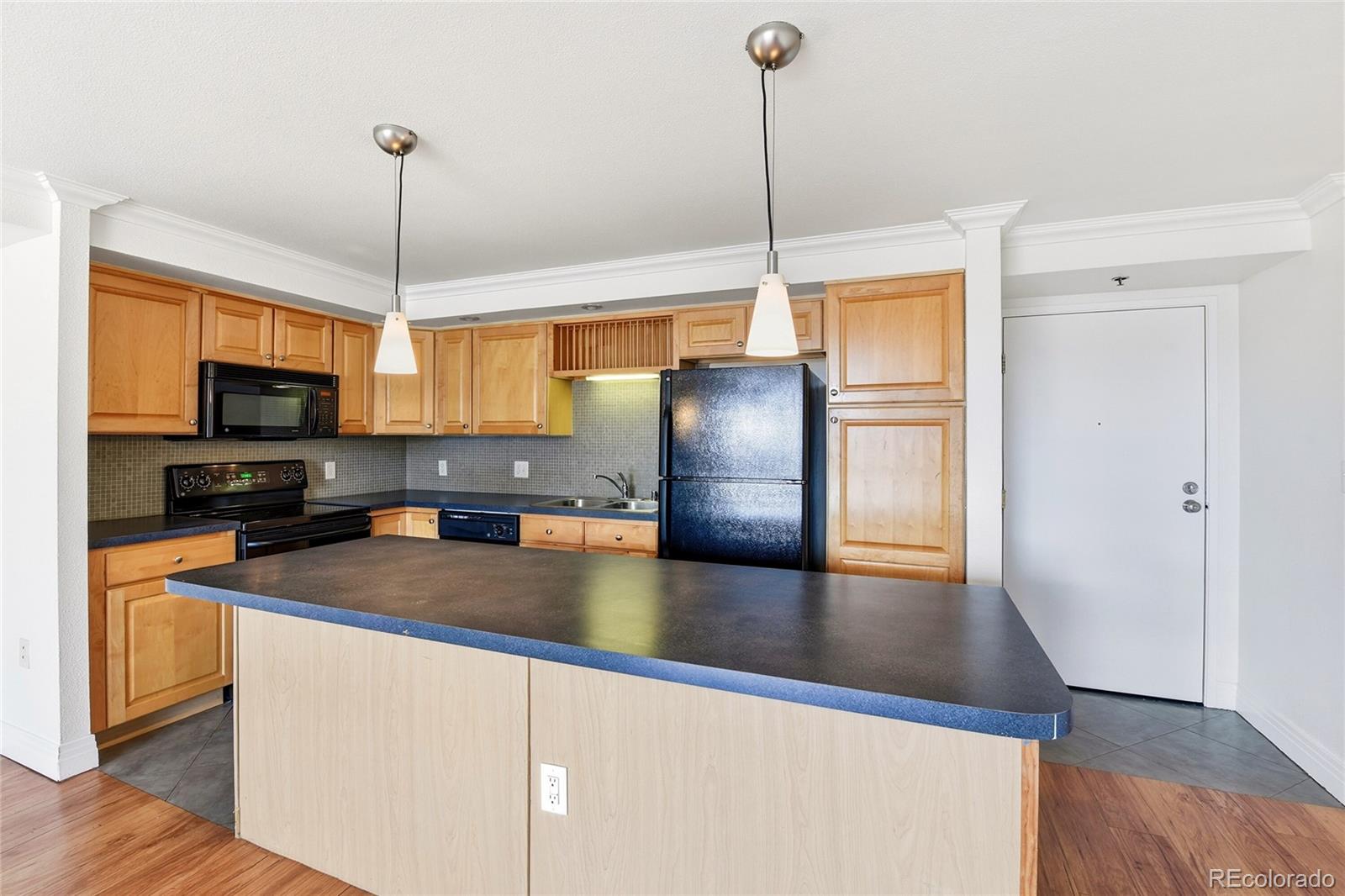 601 W 11th Avenue 504