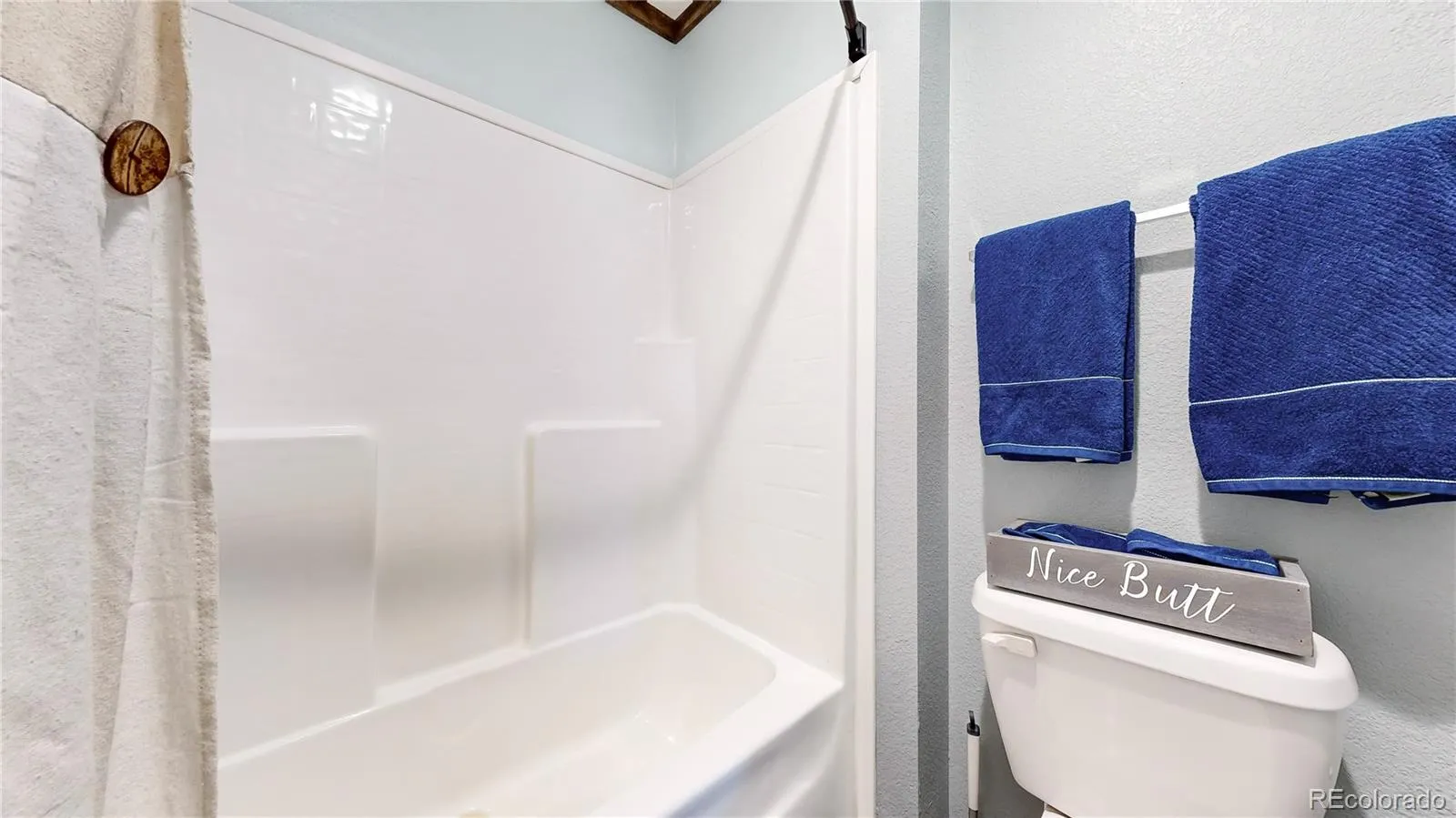 Strasburg, Colorado 80136, United States, 3 Bedrooms Bedrooms, ,2 BathroomsBathrooms,Residential,Pending,828