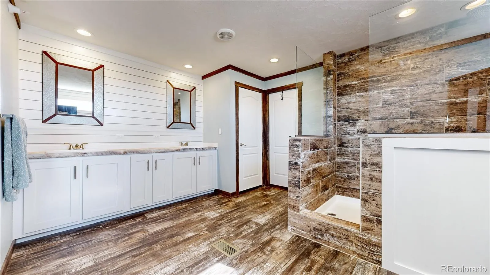 Strasburg, Colorado 80136, United States, 3 Bedrooms Bedrooms, ,2 BathroomsBathrooms,Residential,Pending,828