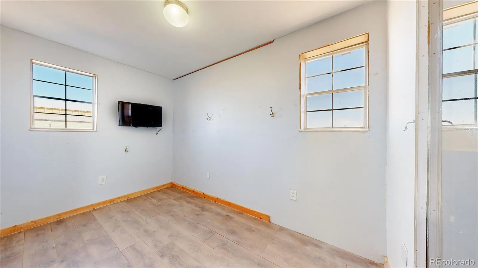 Strasburg, Colorado 80136, United States, 3 Bedrooms Bedrooms, ,2 BathroomsBathrooms,Residential,Pending,828