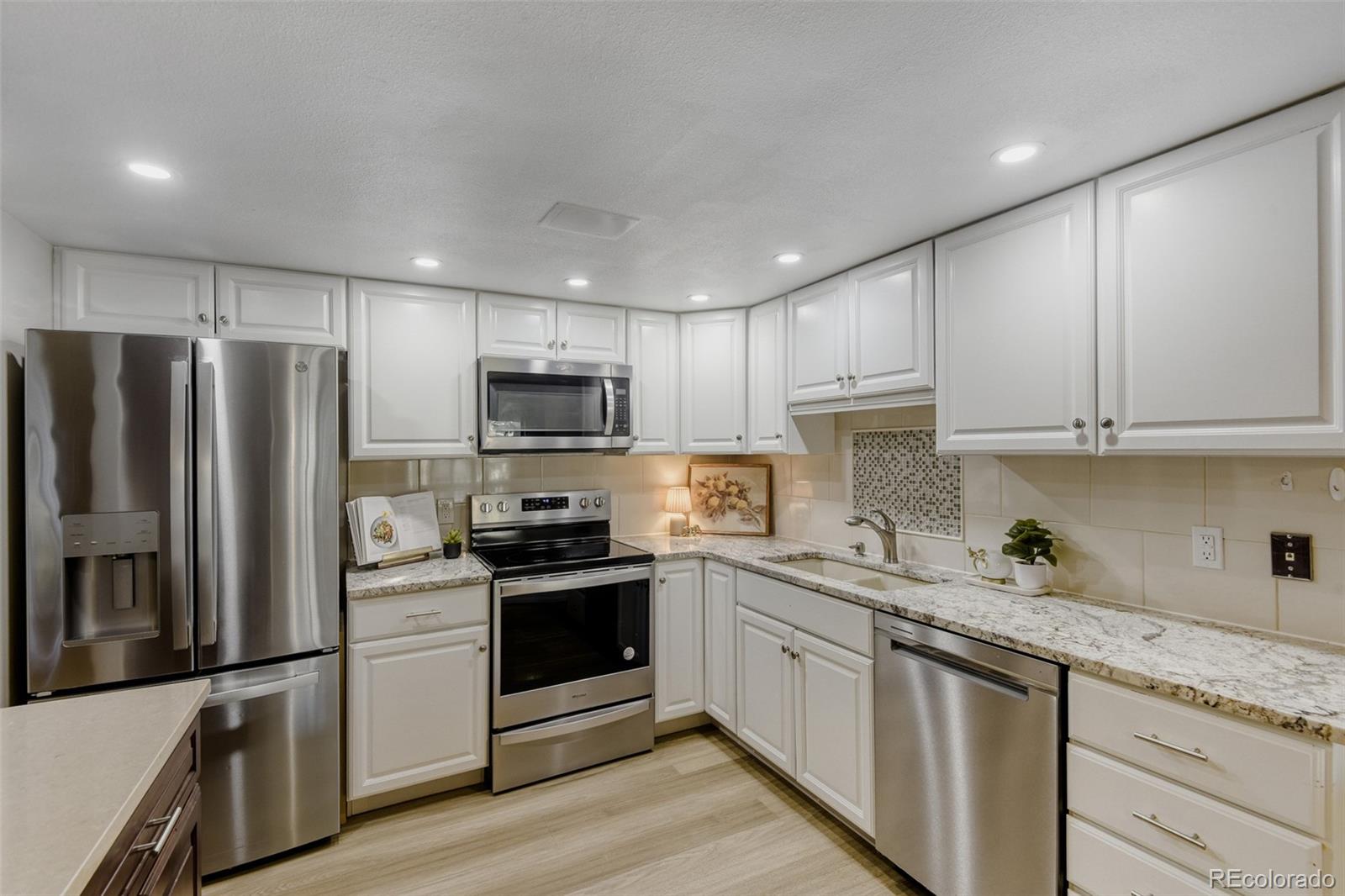 14102 E Linvale Place 305