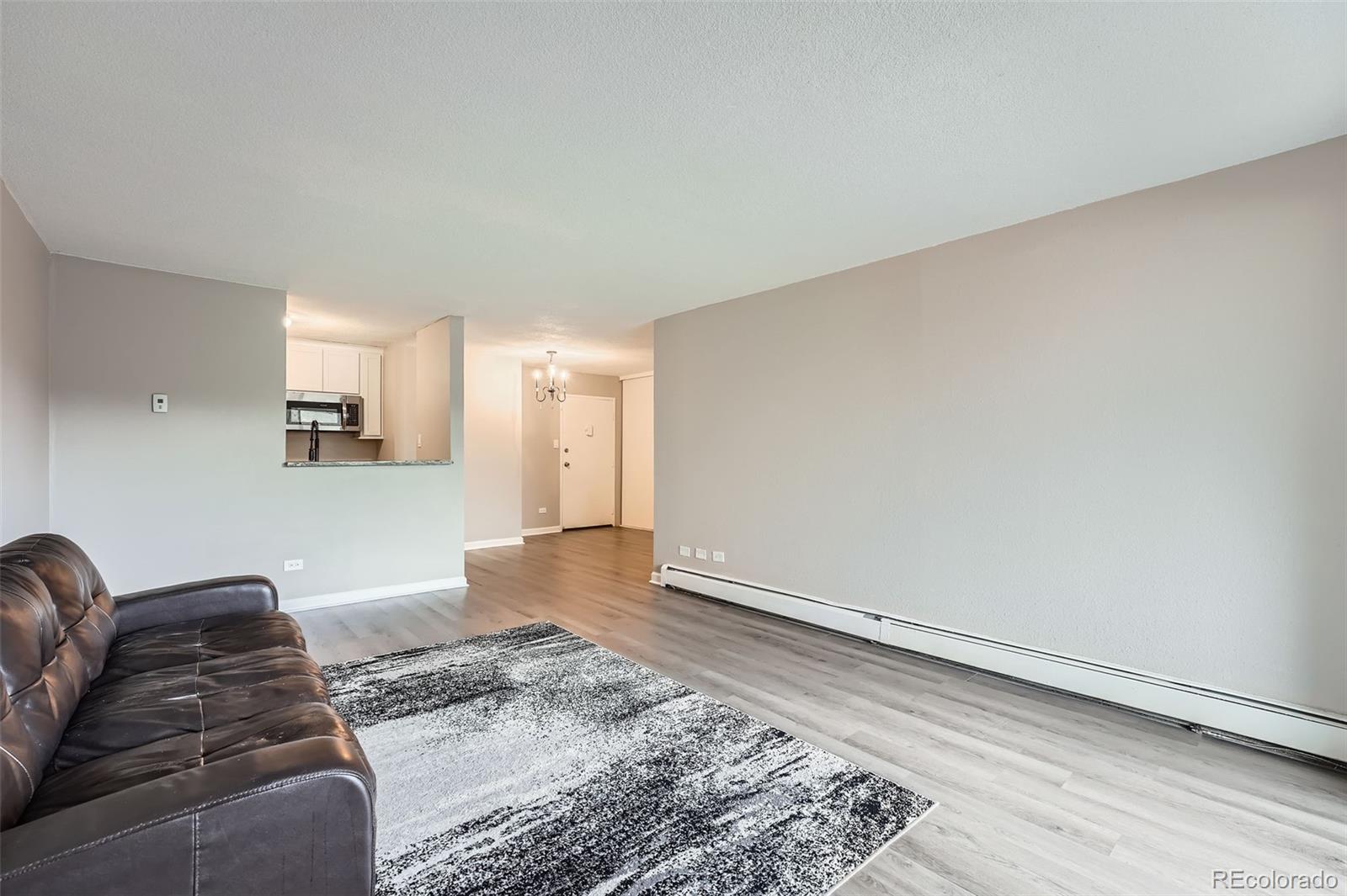 2231 S Vaughn Way 114B