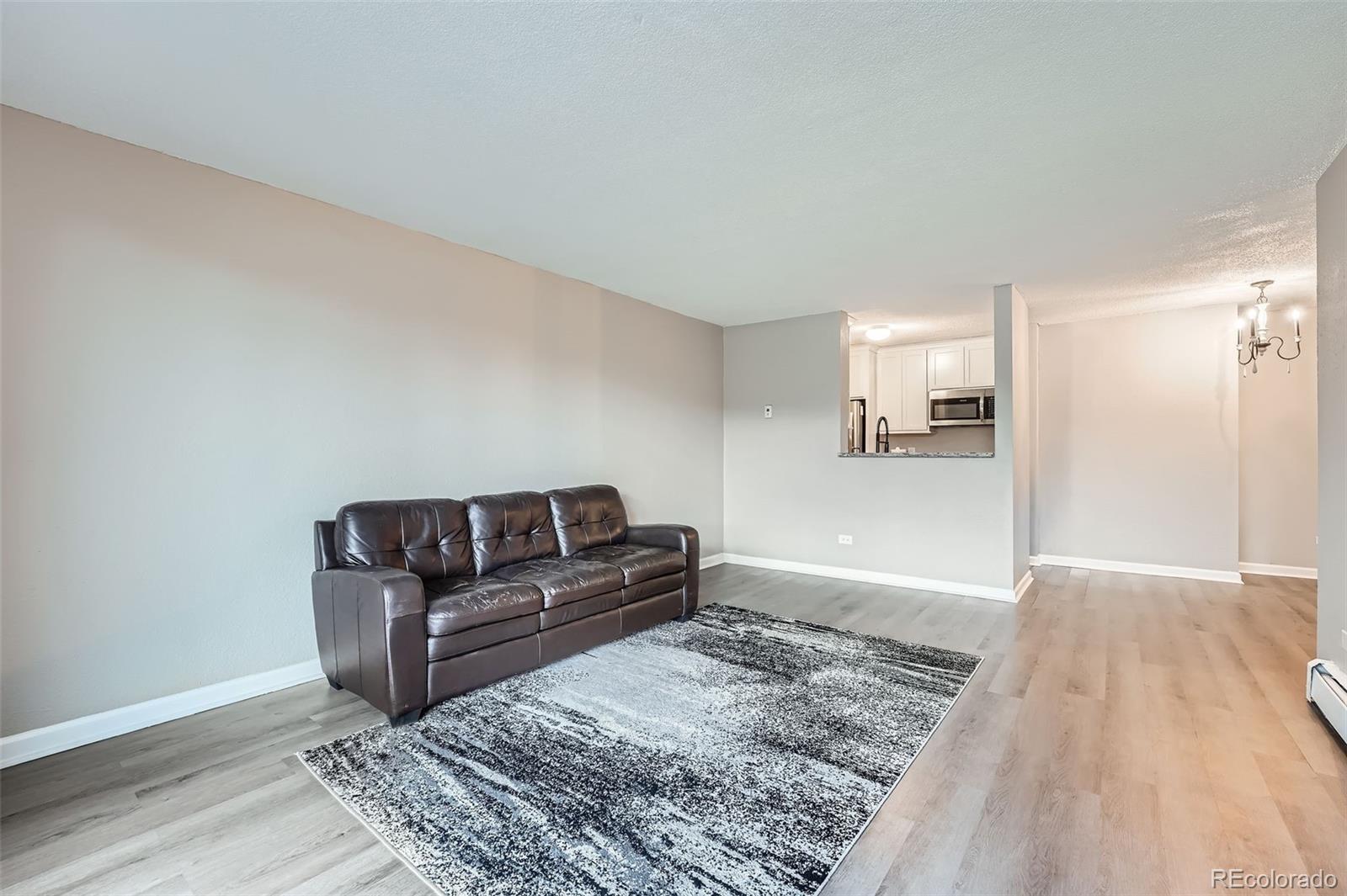 2231 S Vaughn Way 114B