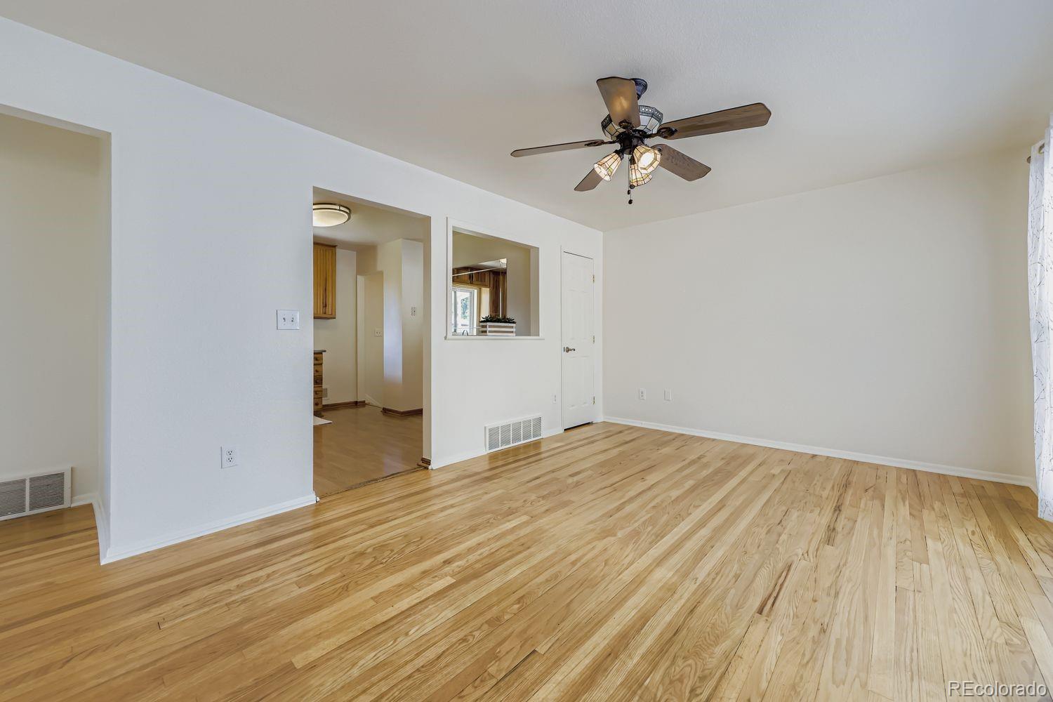 1462 E 110th Place
