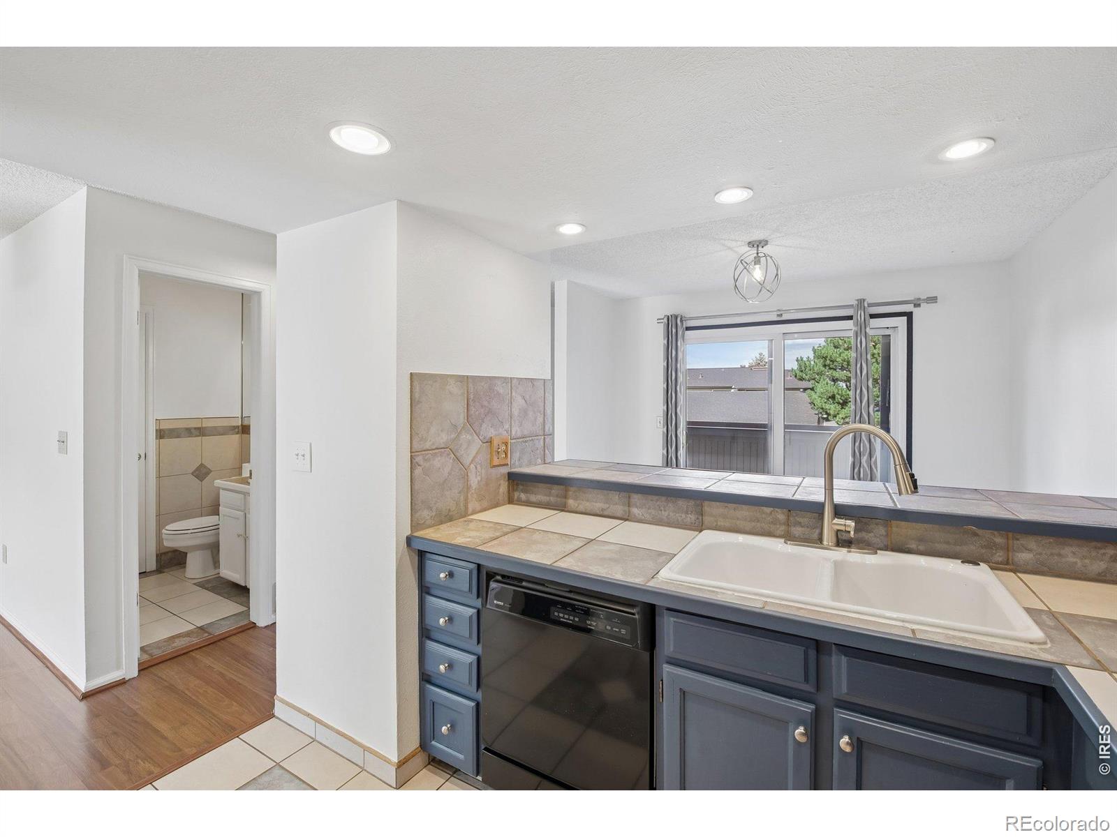 96 S Holman Way