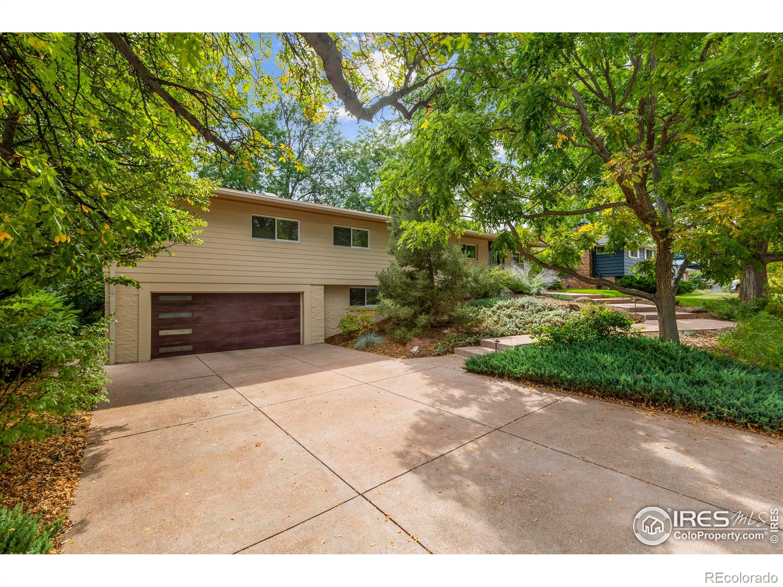 1929 Sheely Drive