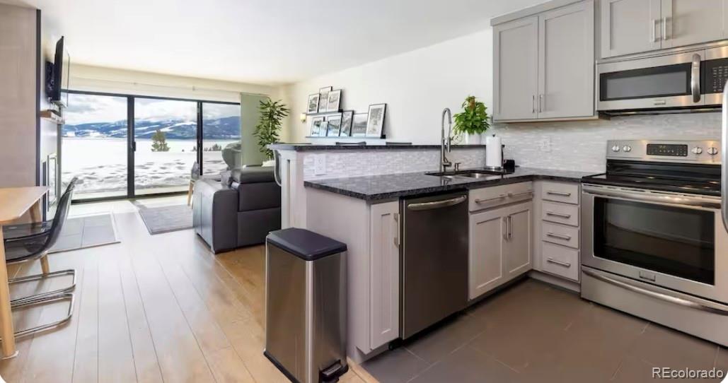 311 W La Bonte Street 120