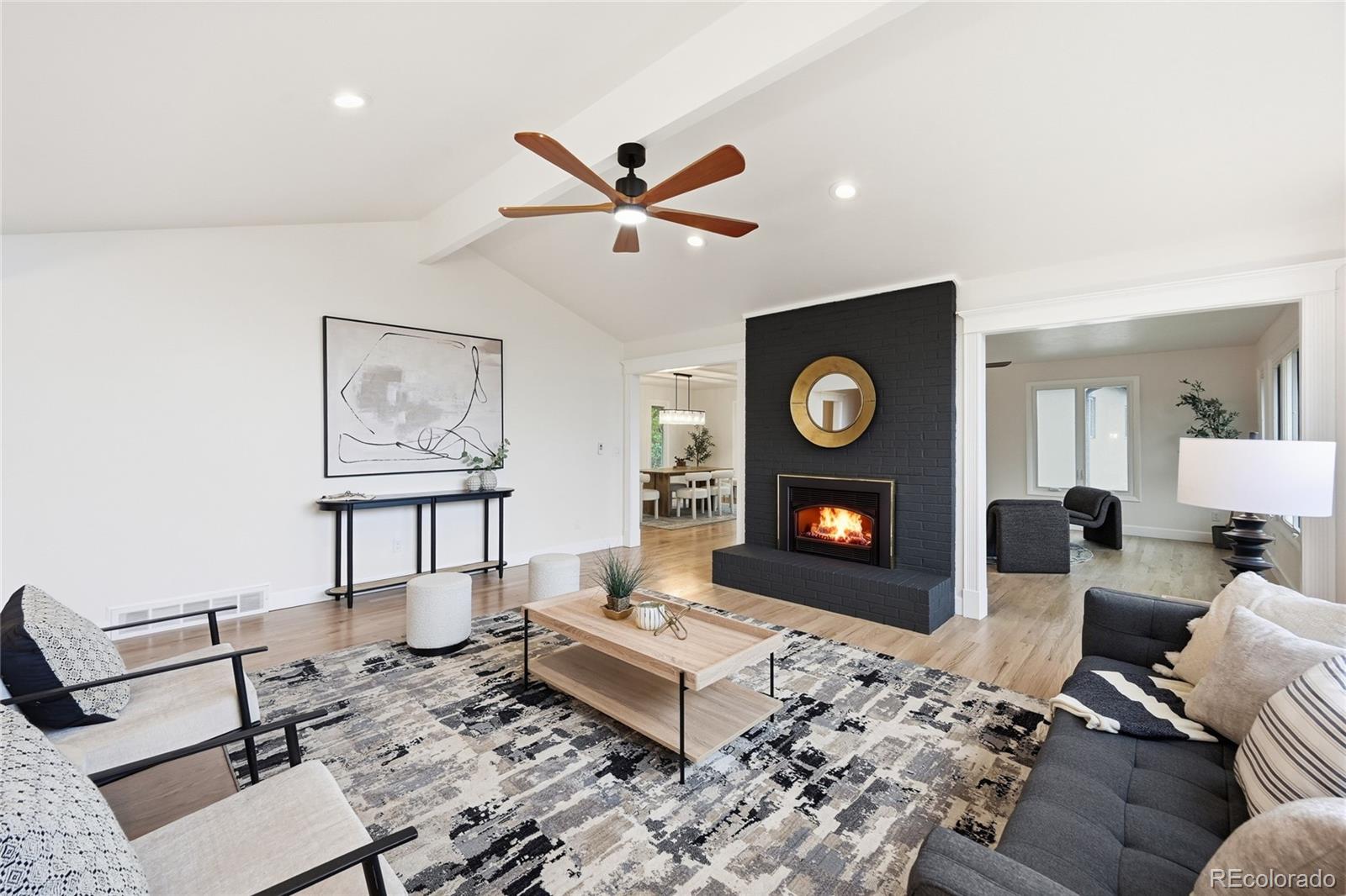 961 S Foothill Drive