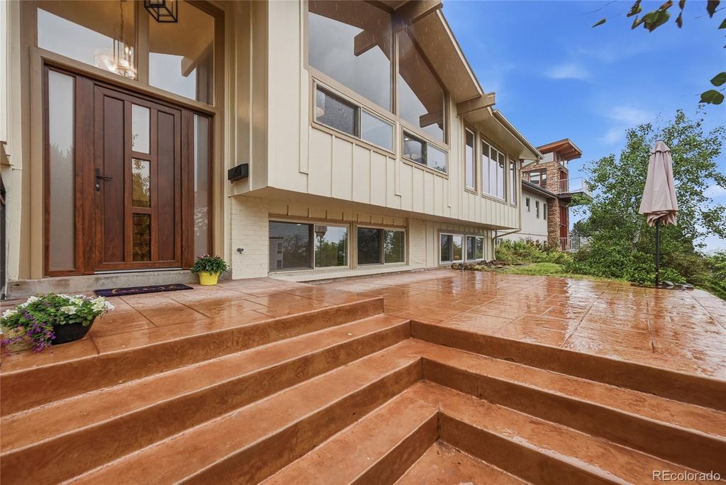Photo of 961 S Foothill Drive, Lakewood, CO 80228 (MLS # 5335270)