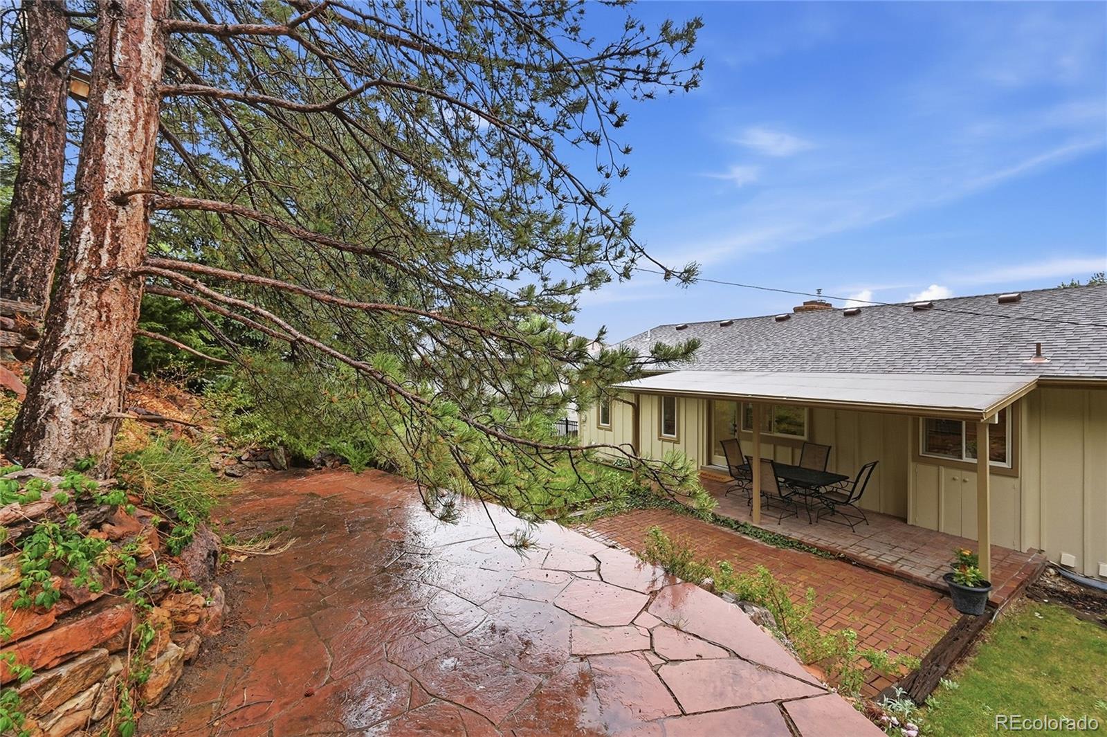 961 S Foothill Drive
