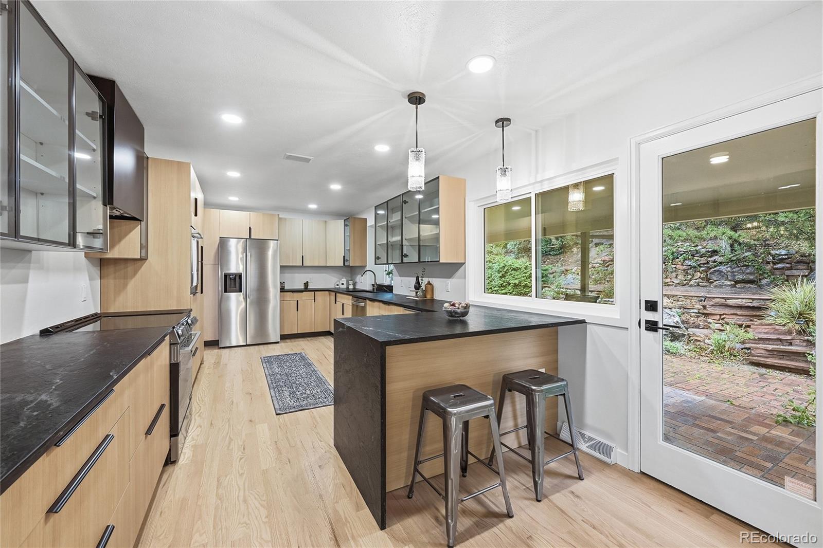 961 S Foothill Drive
