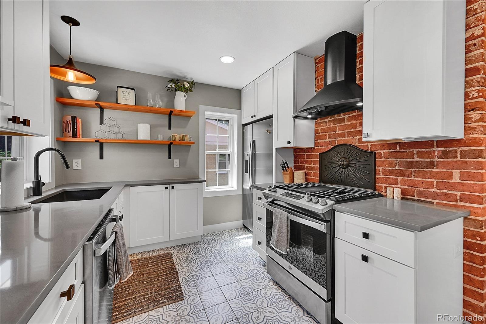 2936 Sheridan Boulevard