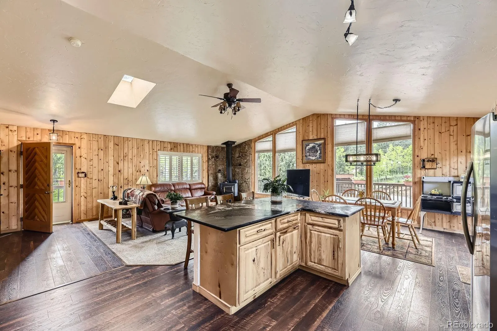 Pine, Colorado 80470, United States, 3 Bedrooms Bedrooms, ,3 BathroomsBathrooms,Residential,Active,146158